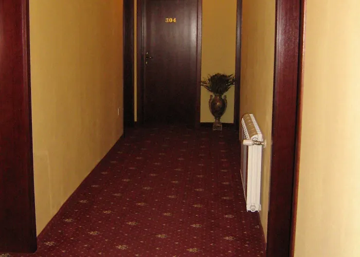 Maria Revas מלון