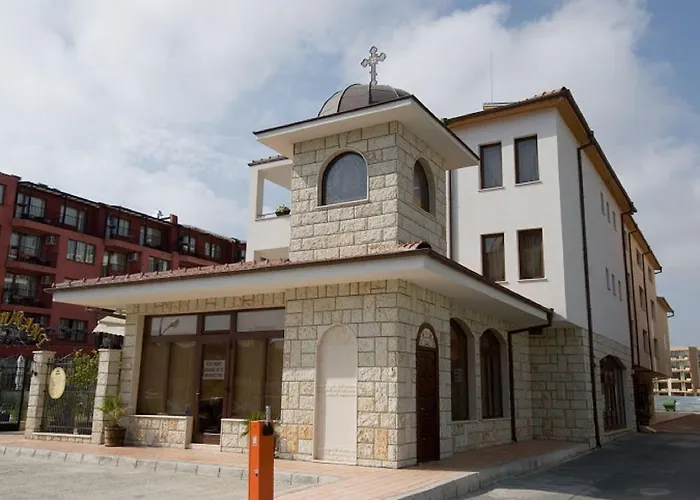 Maria Revas מלון