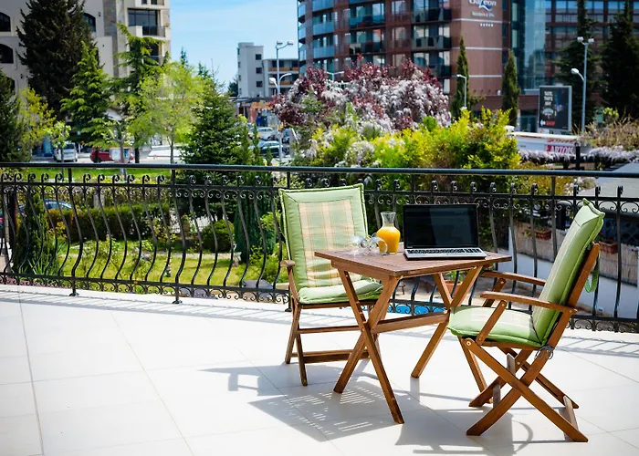 מלון Maria Revas 5*