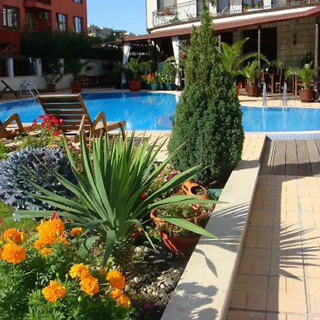 Szálloda Maria Revas 5*