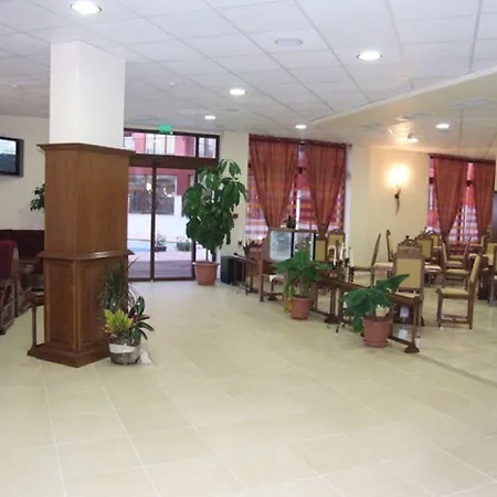 מלון Maria Revas 5*