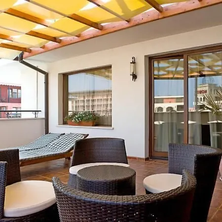 Maria Revas מלון