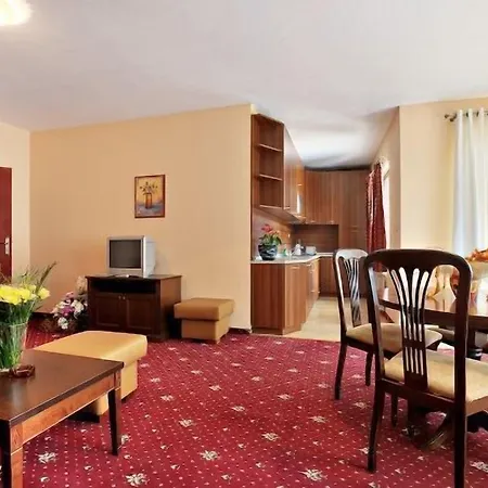 Maria Revas מלון