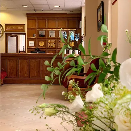 מלון Maria Revas סאני ביץ'